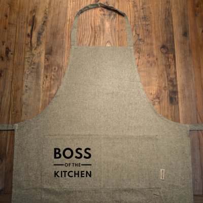Förkläde med tryck - boss of the kitchen quote